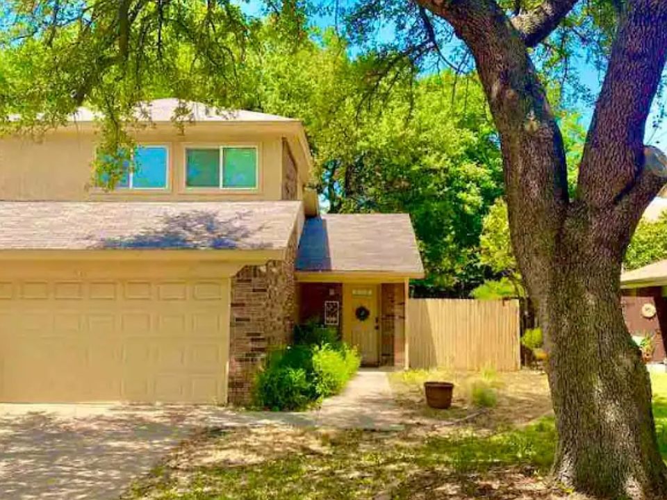 1st image of 537 Essex Pl