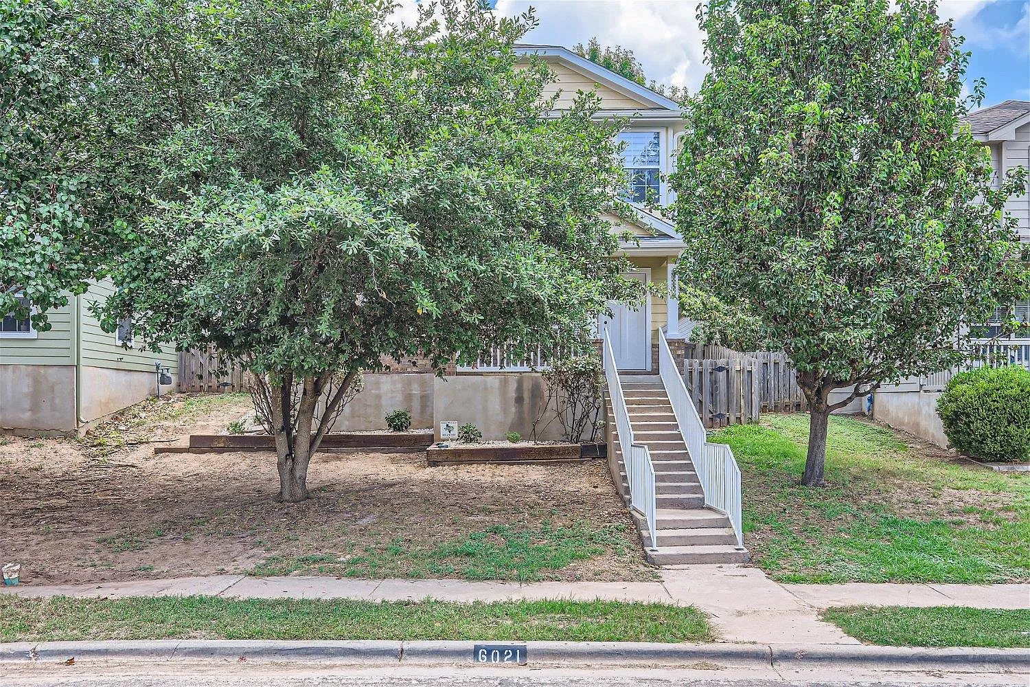4 bed, 2.5 bath, 1352 sqft, $2,150 — Photo 3