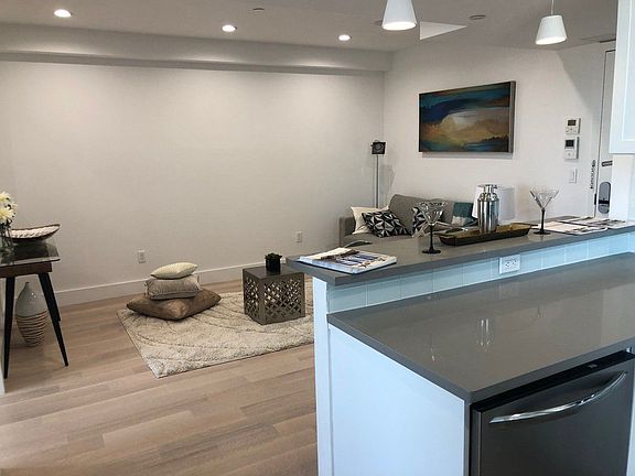 4th image of 1423 Broadway APT 3F