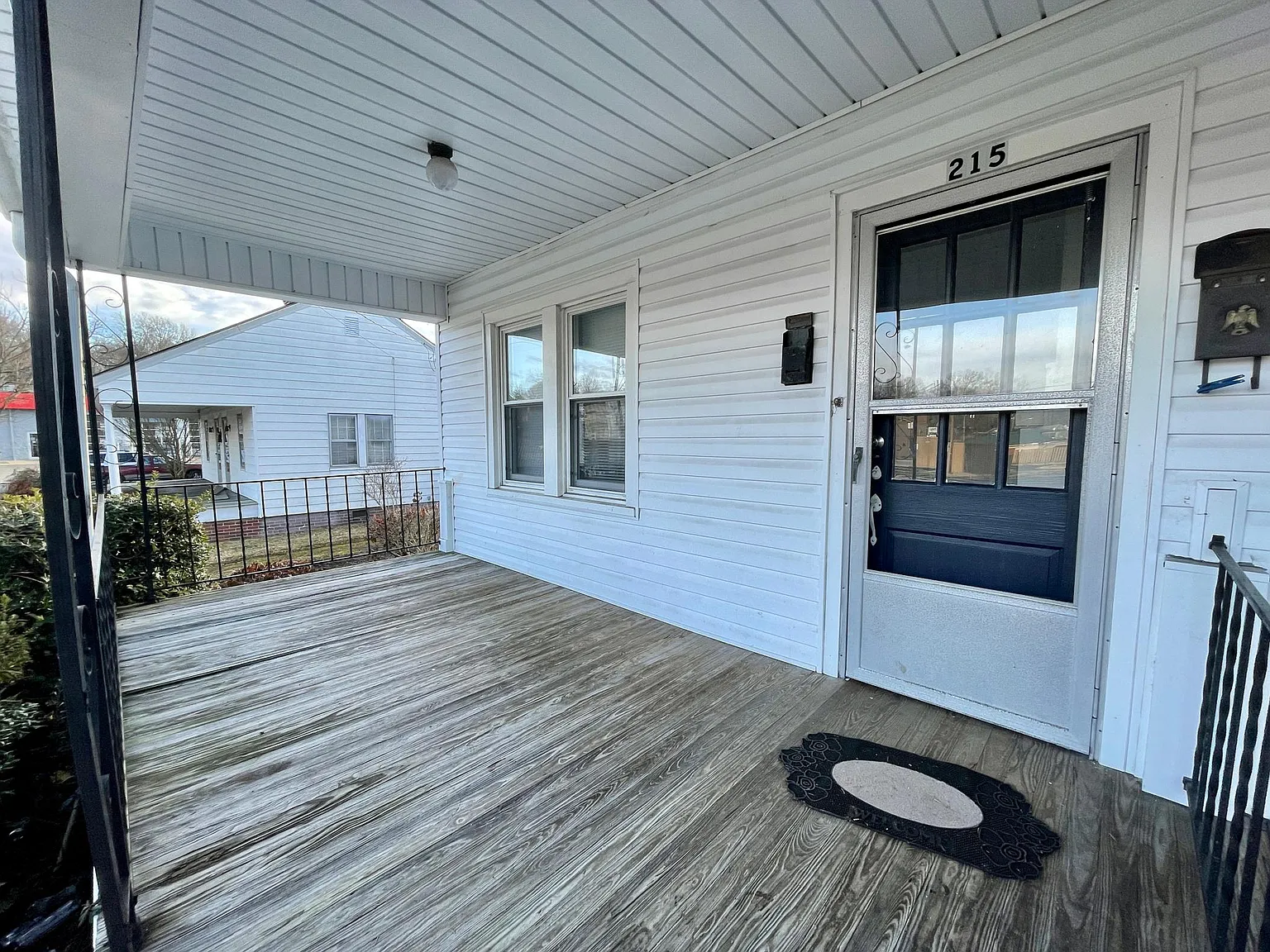 2 bed, 880 sqft, $1,200 — Photo 2