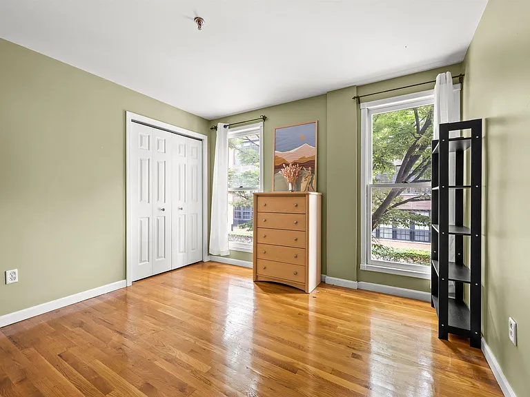 180 Washington St #5 — Photo 7