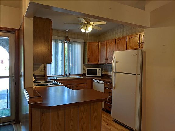2nd image of 131 Pleasant View Ave APT 24