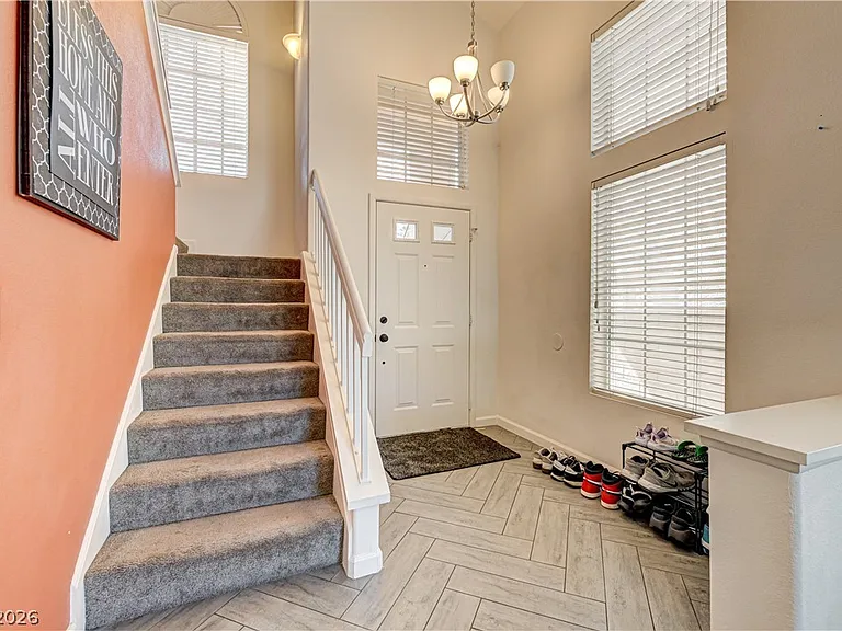 312 Windmere St — Photo 3