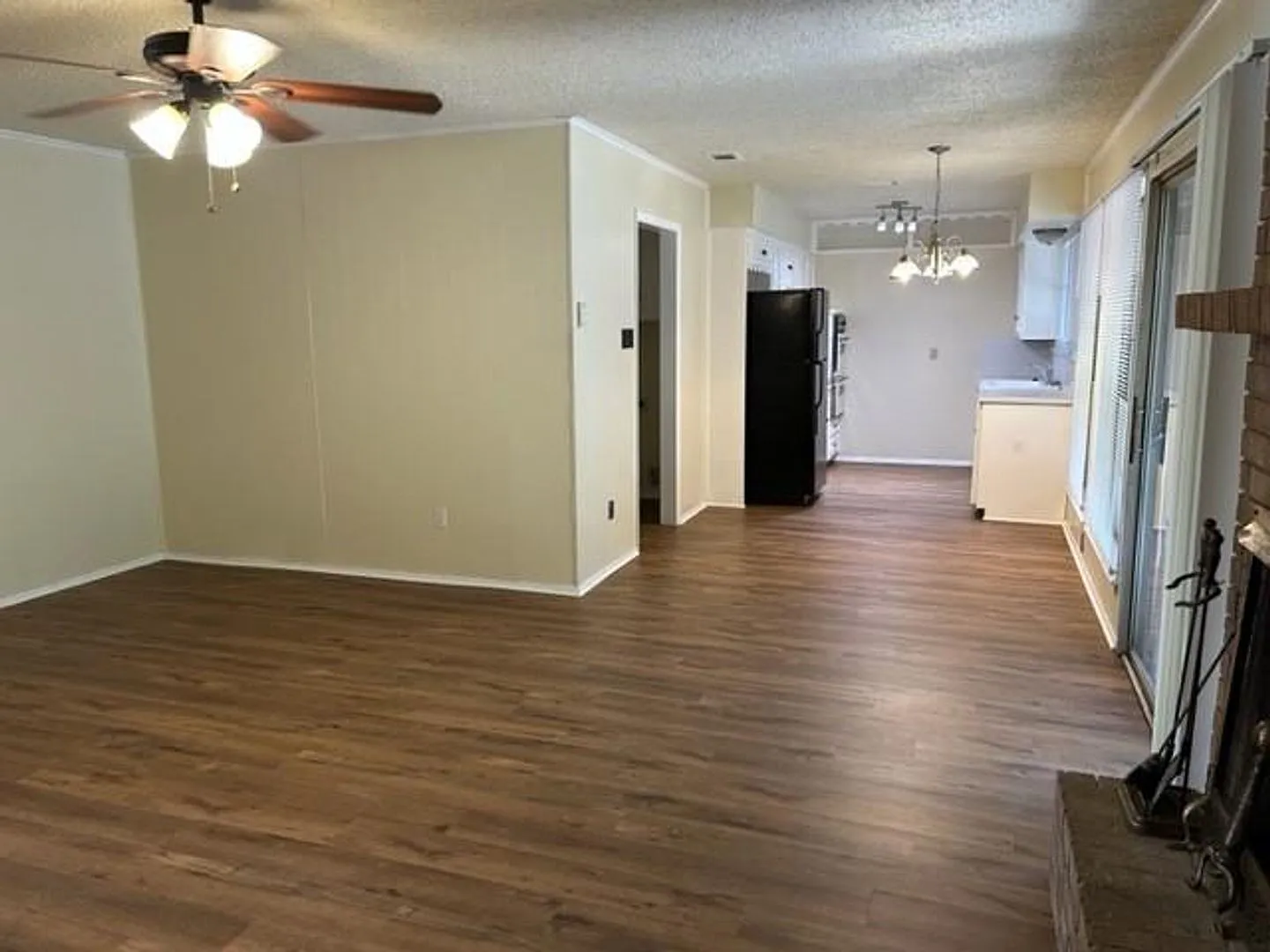 Denton Home 3 Bedroom 2 Bath — Photo 3