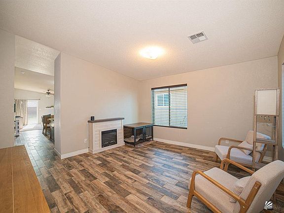 4th image of 3902 S Desert Oasis Dr