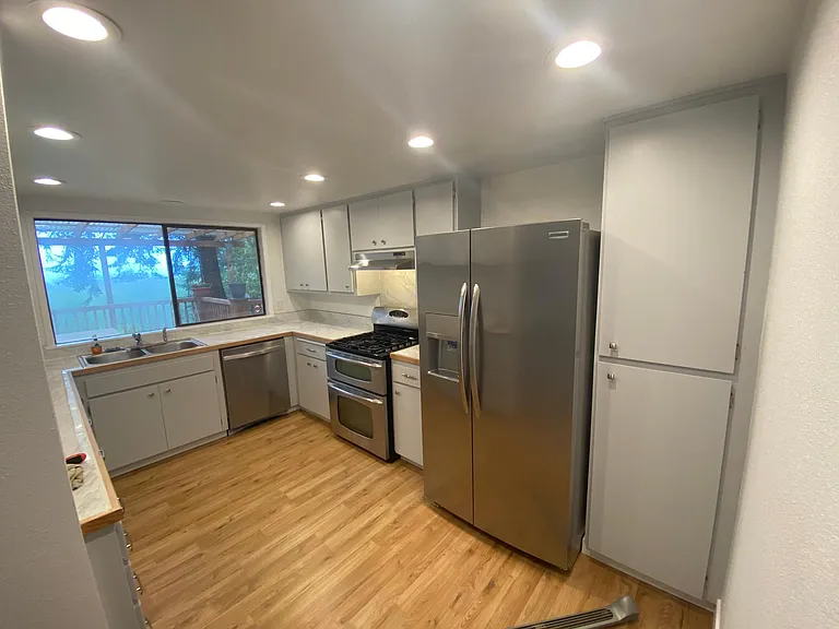 557 Waynes Ridge Cir — Photo 9