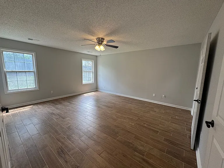 500 Castle Ridge Dr — Photo 9