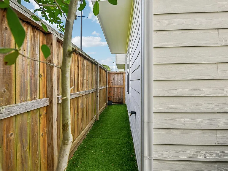 6314 Chelsea Falls Ln — Photo 28