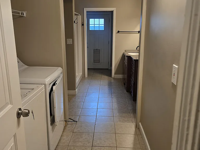1540 Dover Center Rd — Photo 6
