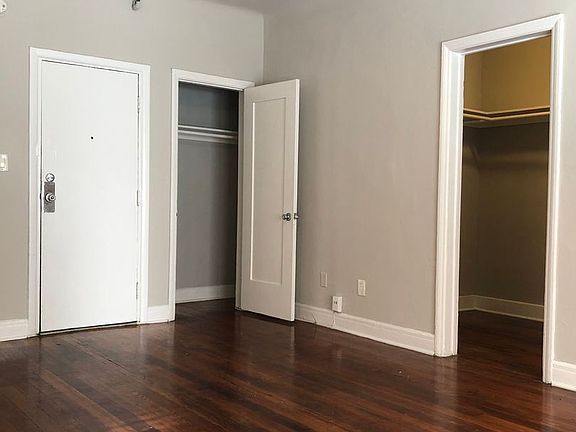 3rd image of 427 S Mariposa Ave #10627545