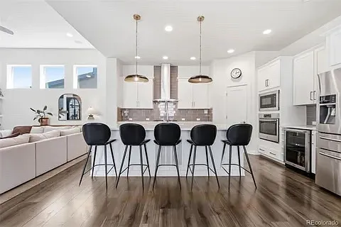 4 bed, 3620 sqft, $4,500 — Photo 3
