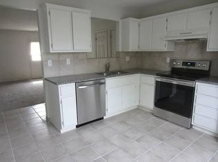 802 Johnson Cir, Pleasant Hill, MO 64080