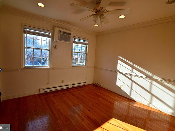 3rd image of 133 N Payne St Unit 1