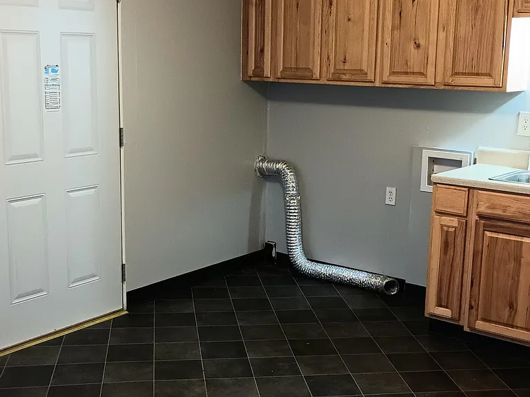 2265 E Dorothy Ln — Photo 15