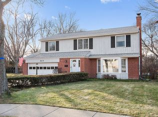 840 Huckleberry Ln, Northbrook, IL