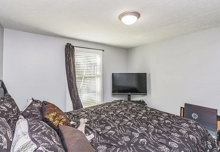 15337 Edgehill Dr — Photo 12