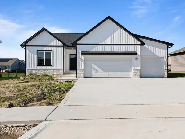 1204 NW 27th St, Ankeny, IA 50023