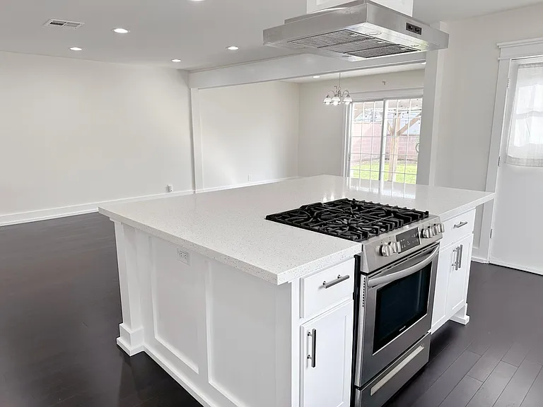 Kitchen island, stove-top/oven range