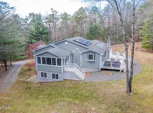 122 Ranger Rd, Greeley, PA 18425