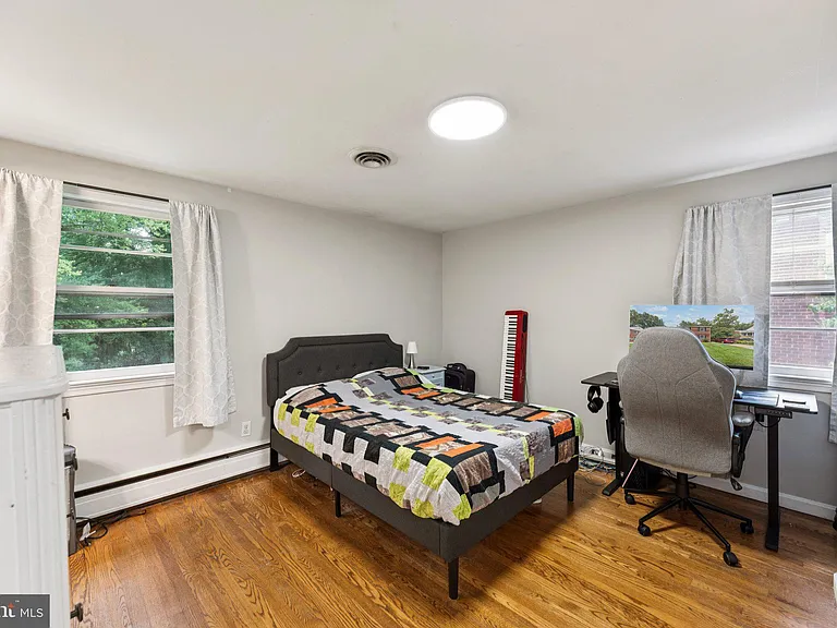 10307 Beaumont St — Photo 5
