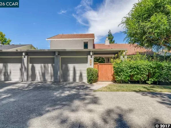 1727 Spyglass Ln, Moraga, CA 94556