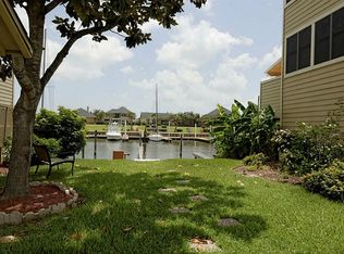 884 Davis Rd, League City, TX 77573