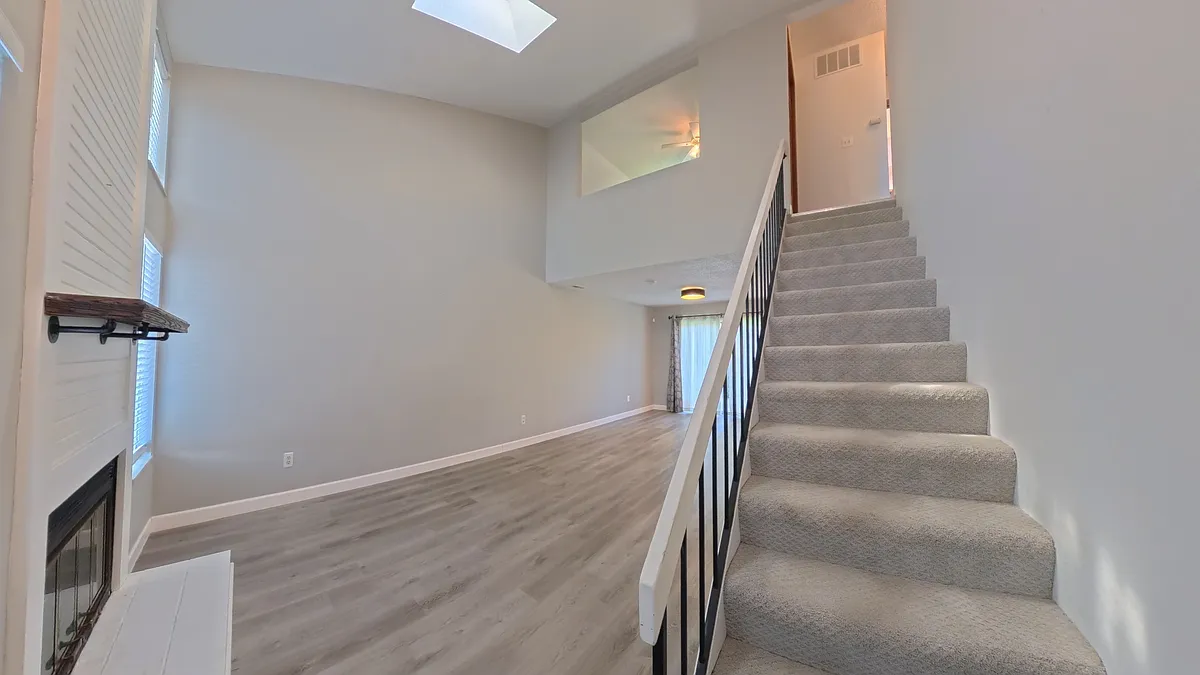 Building Photo - 1112 Woodgate Dr #1