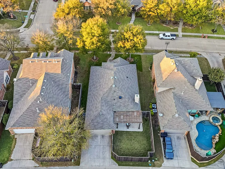 15921 Twin Cove Dr — Photo 33