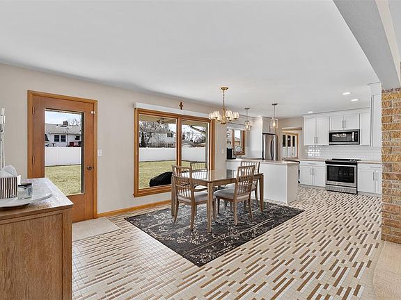 3rd image of 703 E Grant Avenue