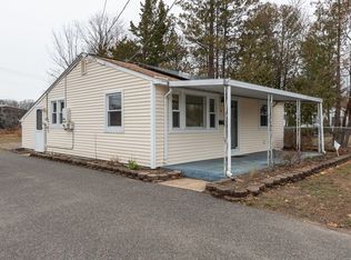 18 Lorchris St, Leominster, MA 01453