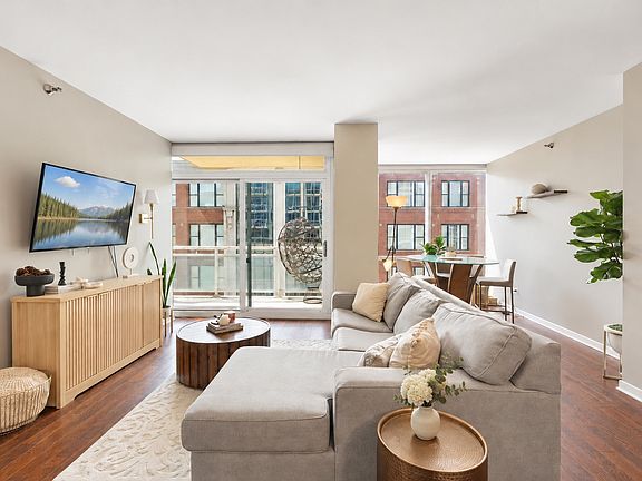 3rd image of 757 N Orleans St APT 610