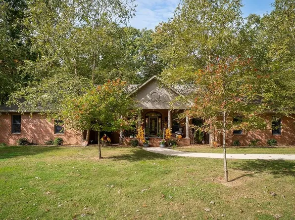 708 Low Gap Rd, Sparta, TN 38583