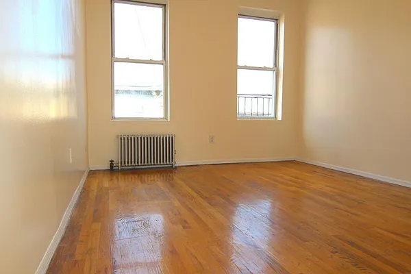 Rented by FirstService Realty (legacy) | media 21