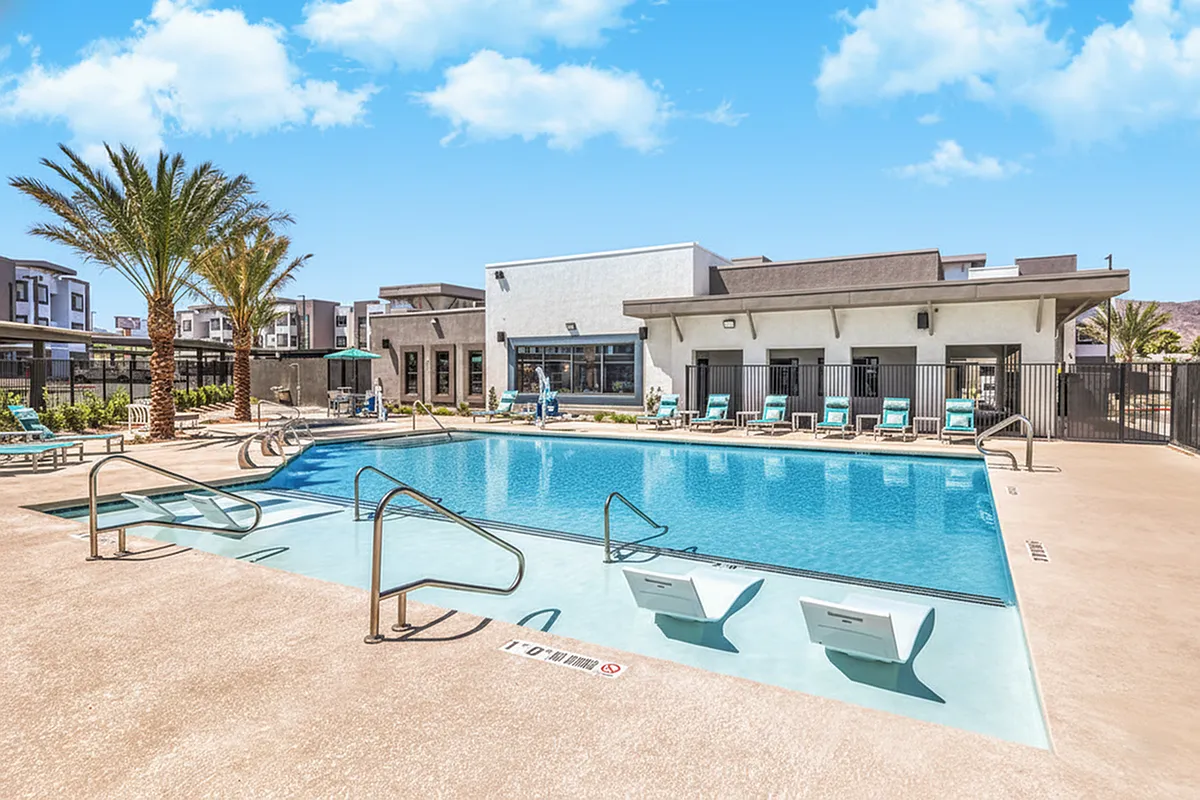 Resort-Style Pool at Summit on Boulder Apartments - Summit on Boulder