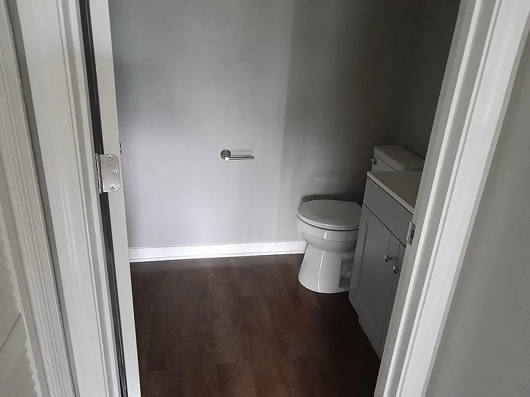 121 N Brand St #13 — Photo 7