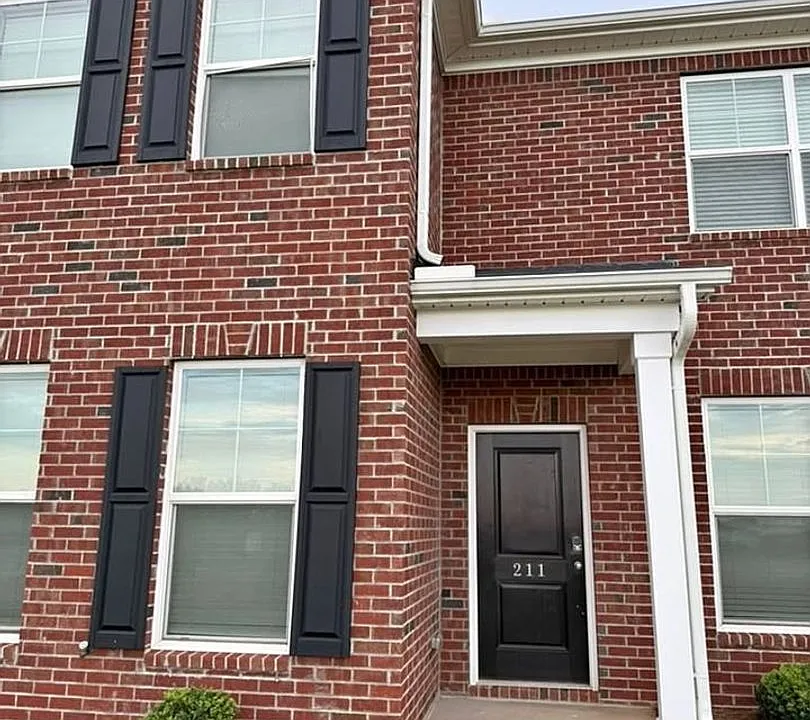 211 Scenic Rd