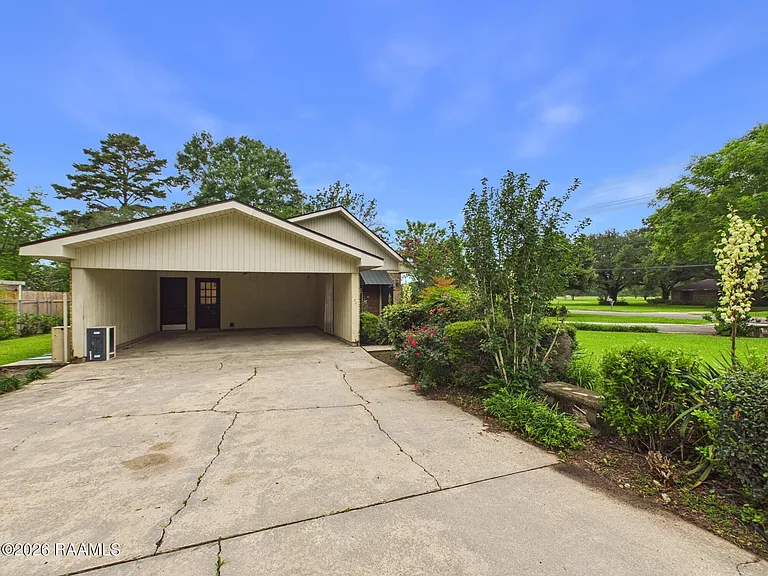 100 Oak Coulee Dr — Photo 23