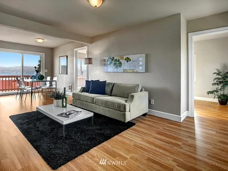10646 Dixon Dr S — Photo 4