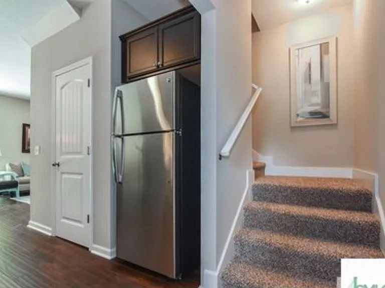 100 Walker Ct — Photo 10