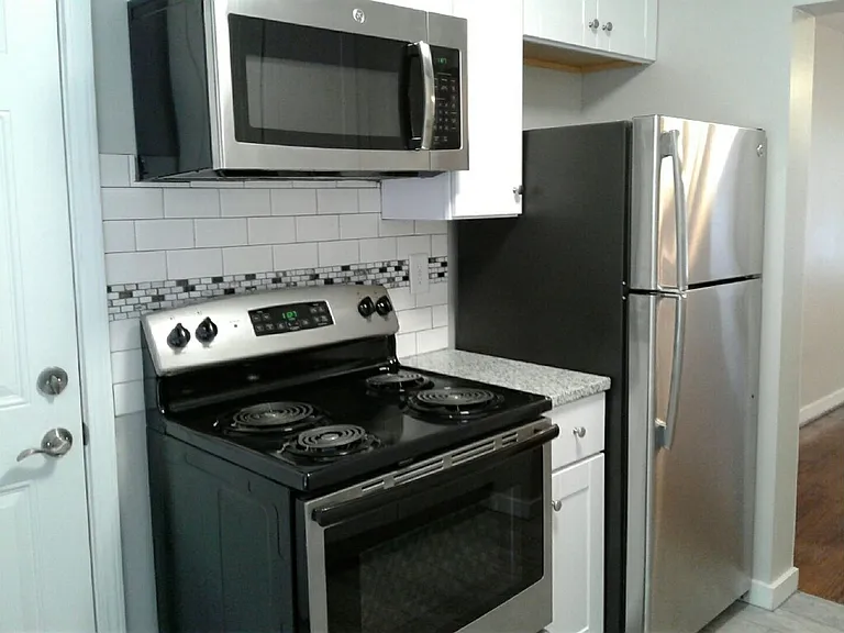 Avondale 2 — Photo 3