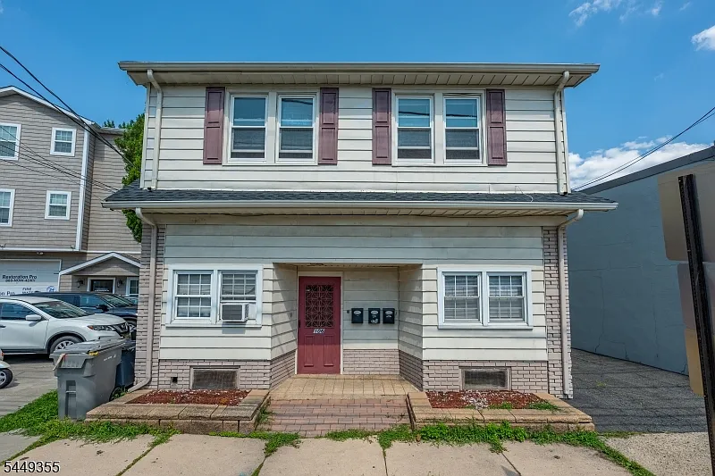 106 Broughton Ave