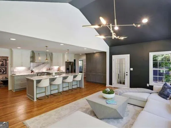 3911 Wieuca Rd NE, Atlanta, GA 30342