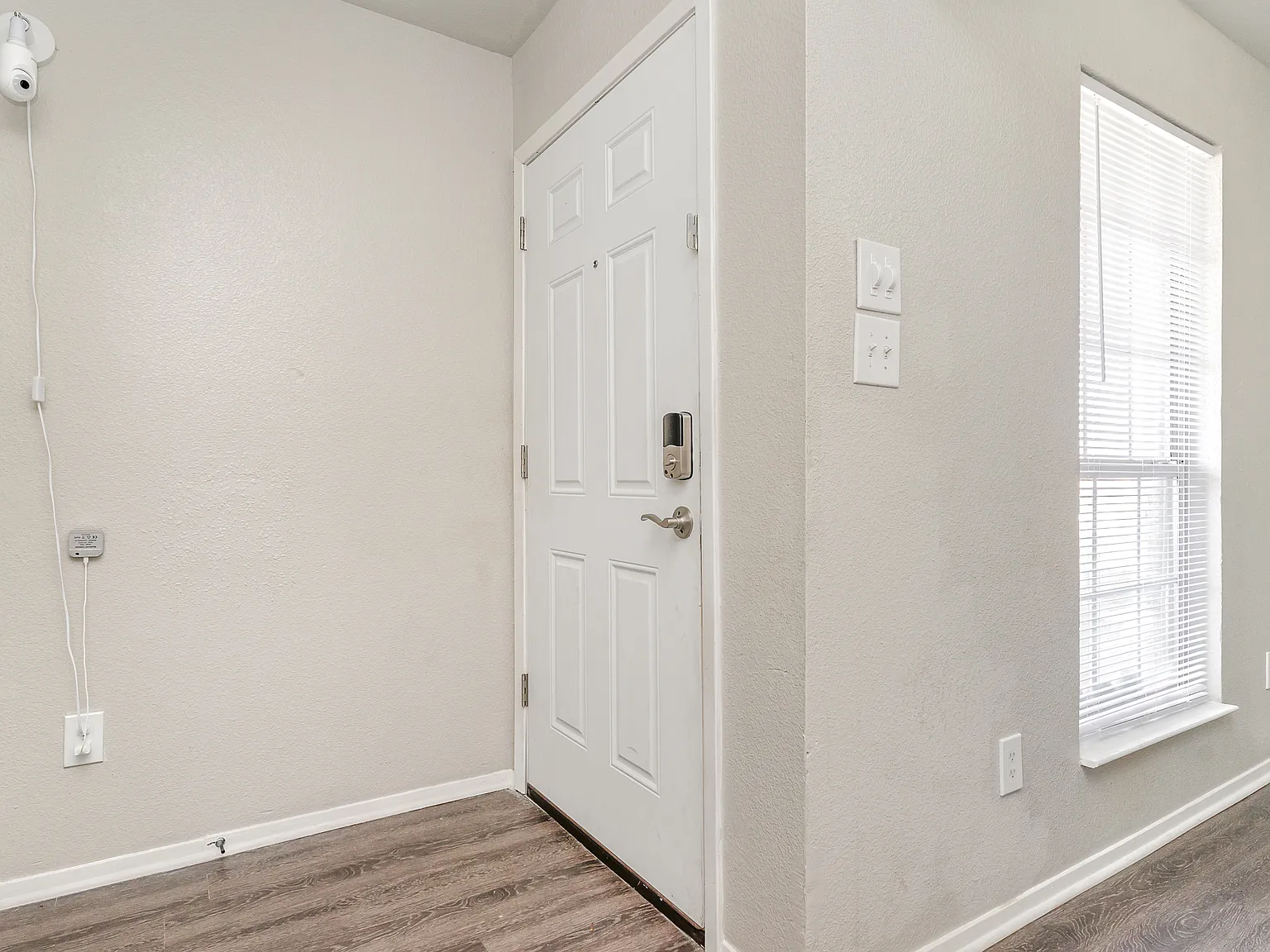 4 bed, 1000 sqft, $750 — Photo 2