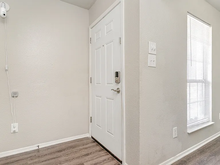 6325 Granbury Rd — Photo 2