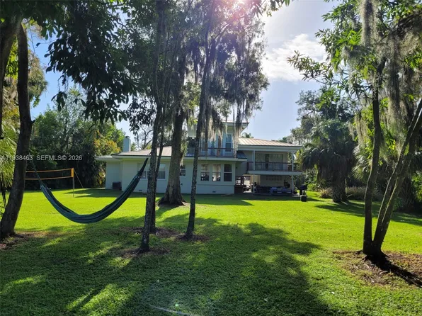 671 Live Oak Ln, Labelle, FL 33935