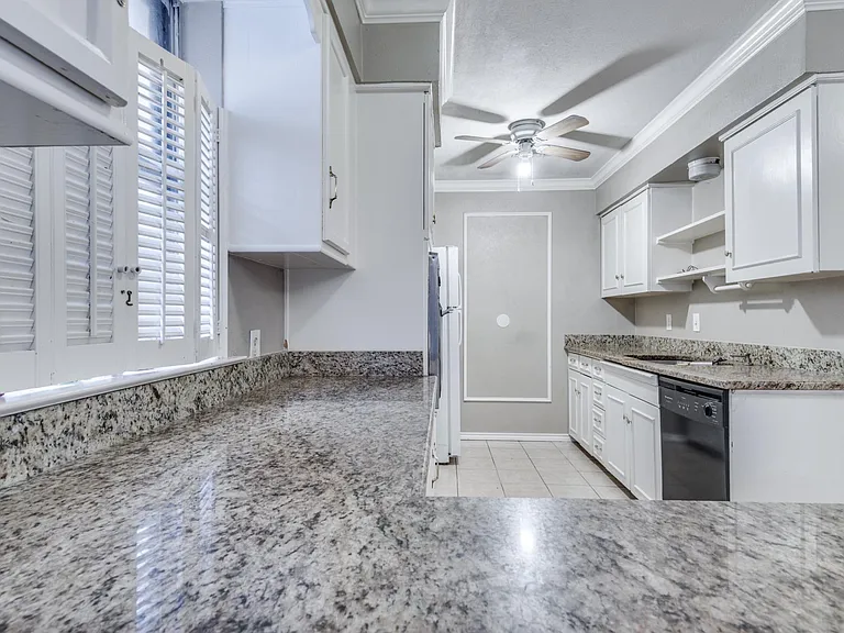 2639 Globe Ave — Photo 3