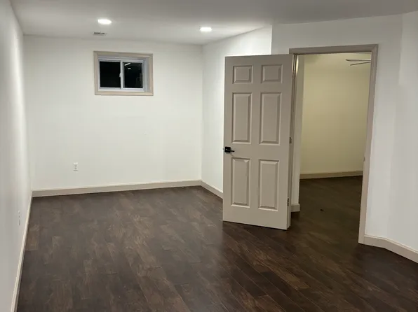 6542 Raftelis Rd, Burke, VA 22015