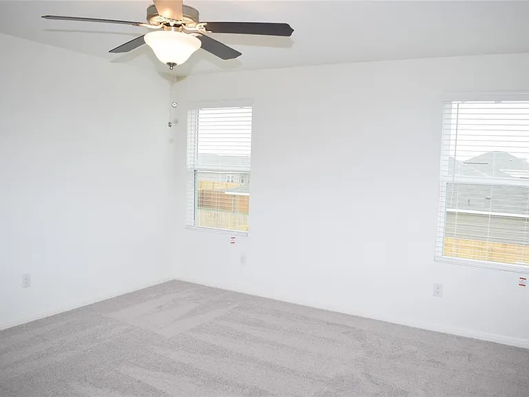 431 Robins Nest Ln — Photo 19