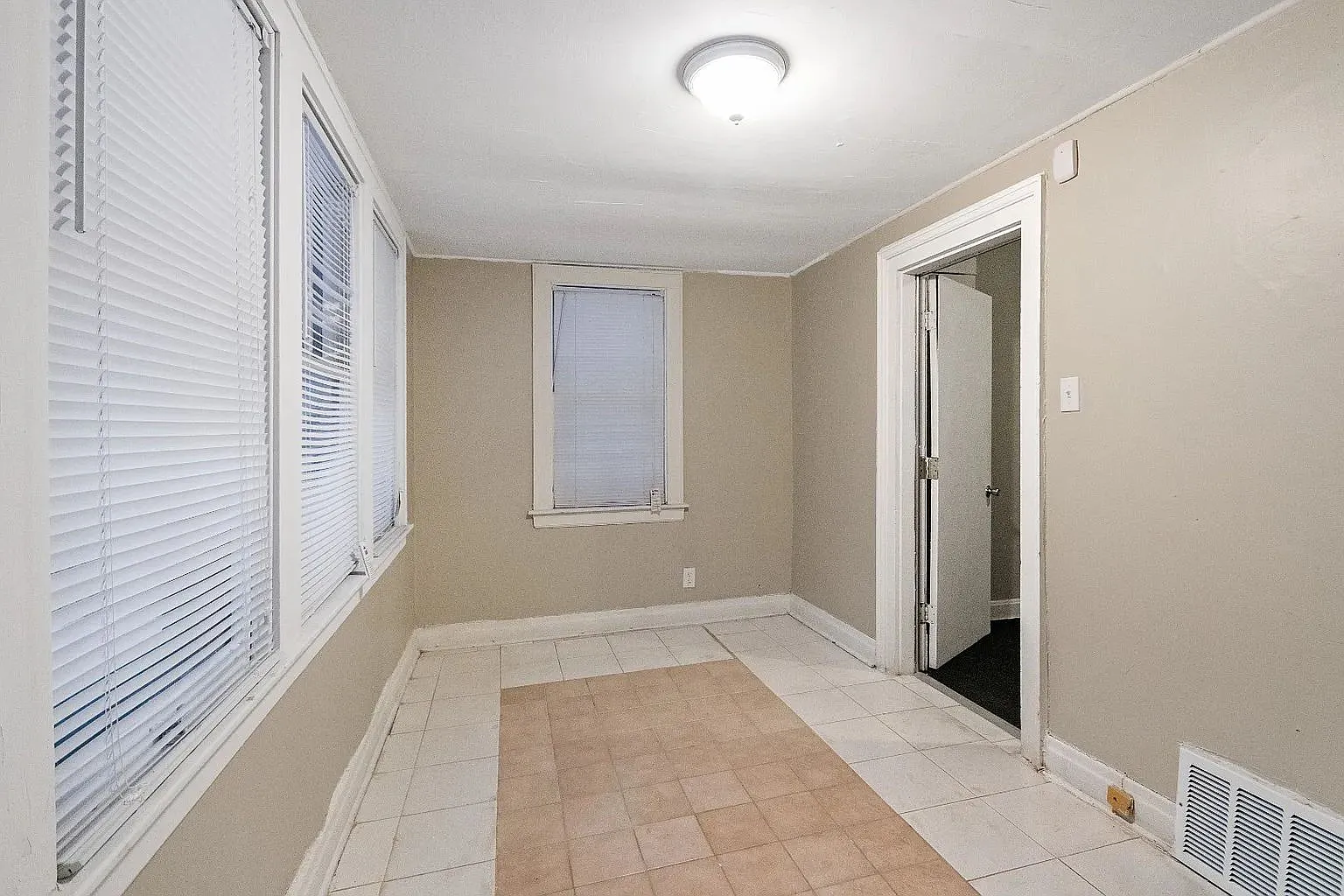 Charming 3-Bedroom Home | 1 Bath | In-Unit Laundry | Updated Kitchen $2,000/month — Photo 4
