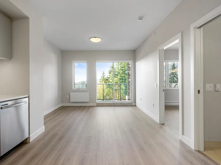 641 Claremont St — Photo 16